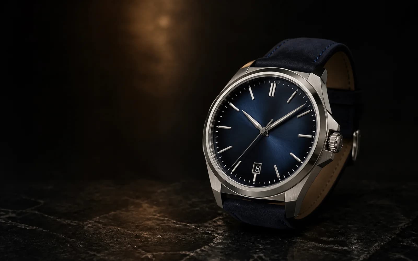 Azul 41: Esfera azul sunburst · acero angular · gamuza azul